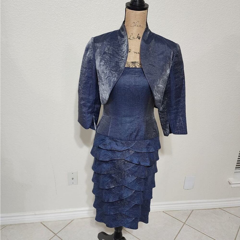 𝅺Adrianna Papell Occasions gorgeous sheath dress‎ and bolero jacket Size 4
